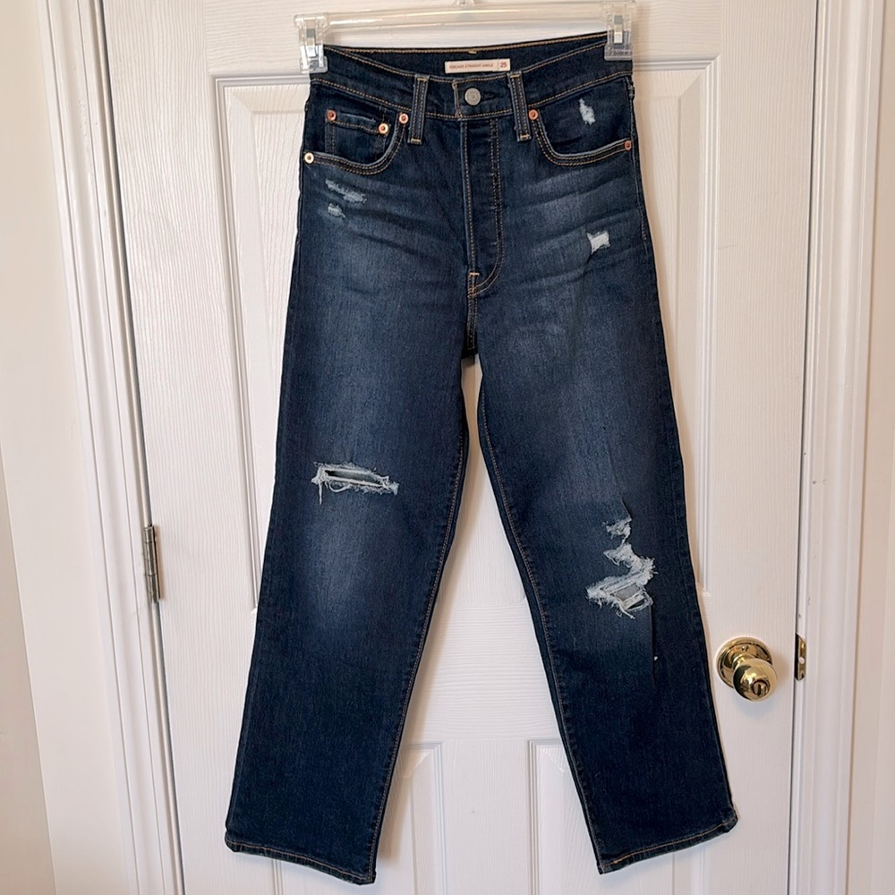 Levi’s Distressed High Rise Ribcage Straight Ankle Jean w/ Button Fly Size 25